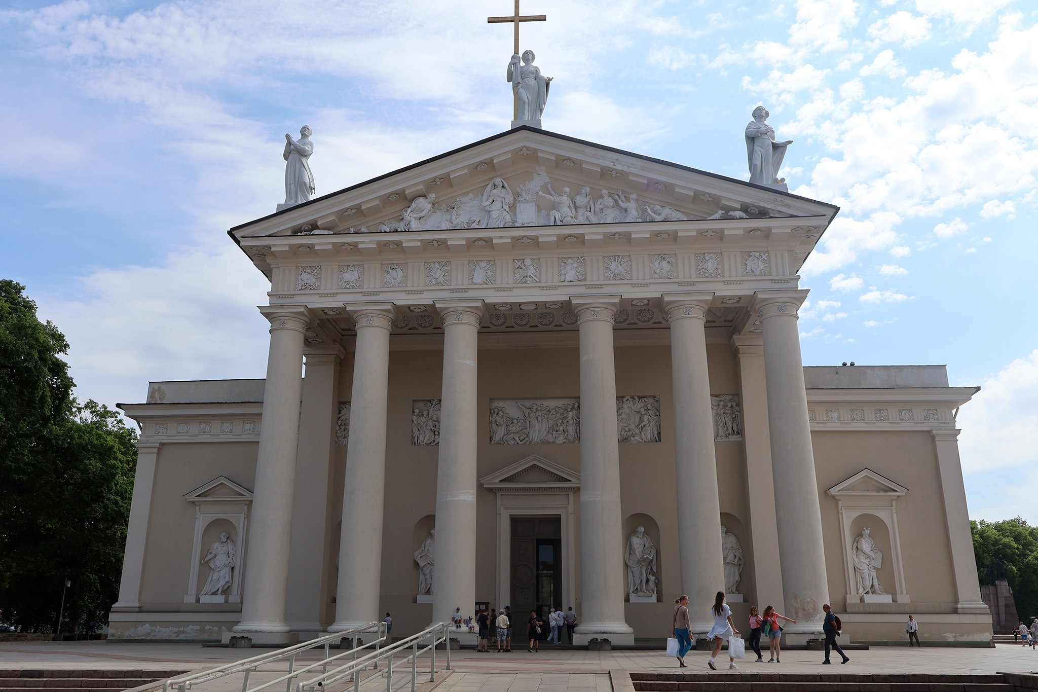 Vilnius: Leafy and Dreamy